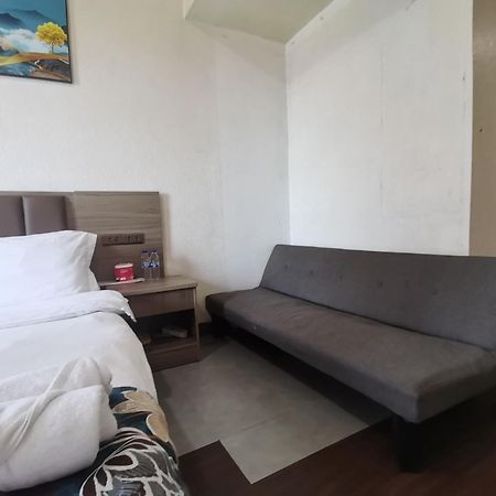 Passion Makati Aparthotel Makati City Exterior foto