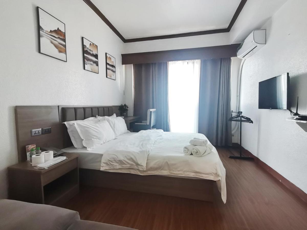 Passion Makati Aparthotel Makati City Exterior foto